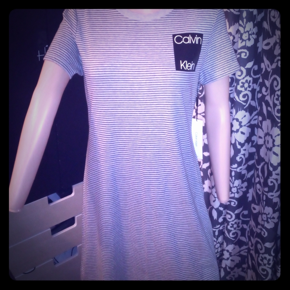 Calvin Klein Dress (( Size M. ))